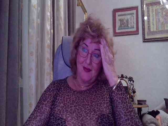 KarinkaSweet webcam