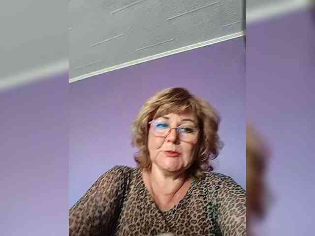 KarinkaSweet webcam