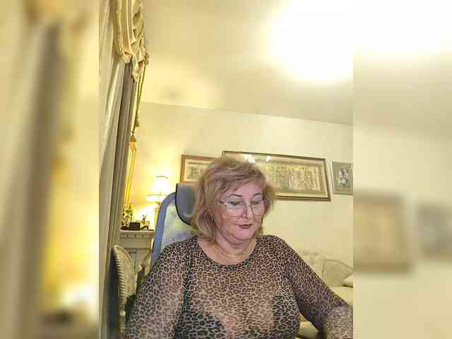 KarinkaSweet webcam