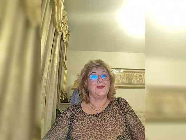 KarinkaSweet webcam