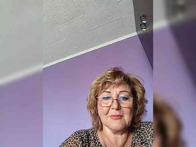 KarinkaSweet webcam
