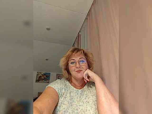 KarinkaSweet webcam