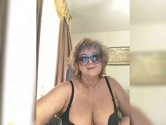 KarinkaSweet webcam