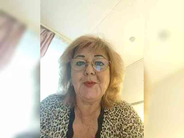 KarinkaSweet webcam