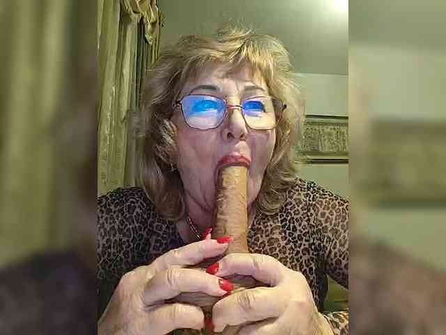 KarinkaSweet webcam