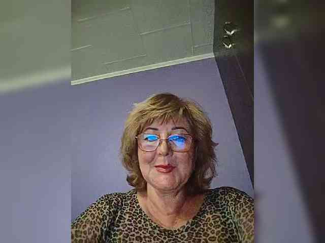KarinkaSweet webcam