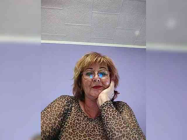 KarinkaSweet webcam
