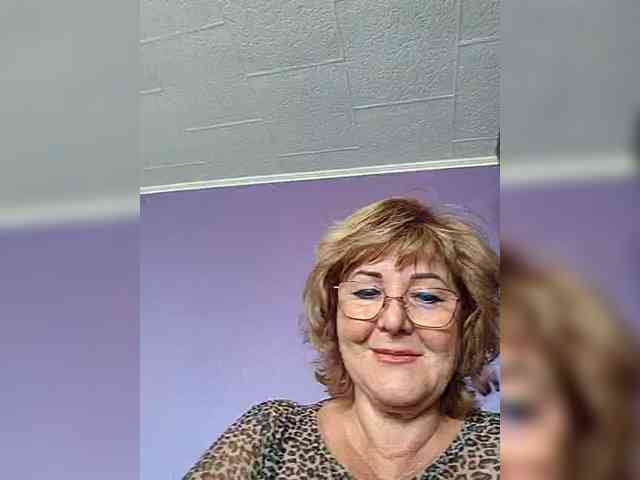 KarinkaSweet webcam