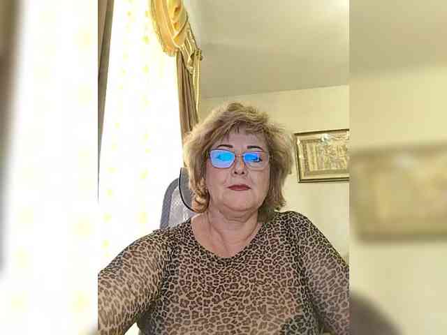 KarinkaSweet webcam