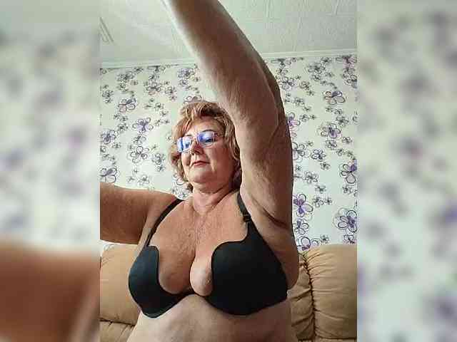 KarinkaSweet webcam