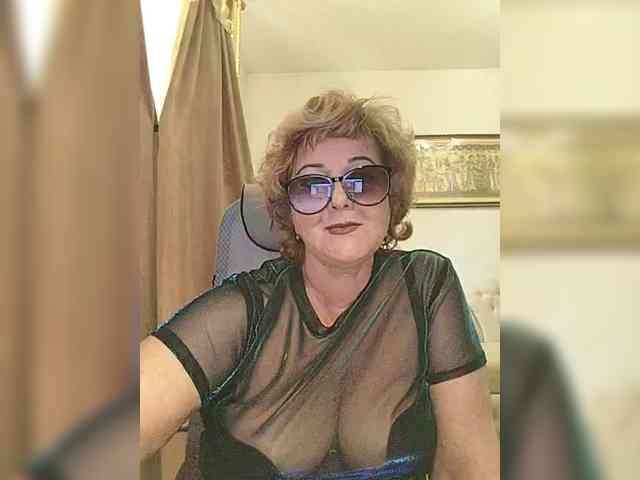 KarinkaSweet webcam