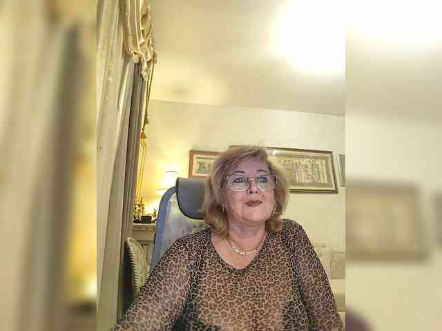 KarinkaSweet webcam