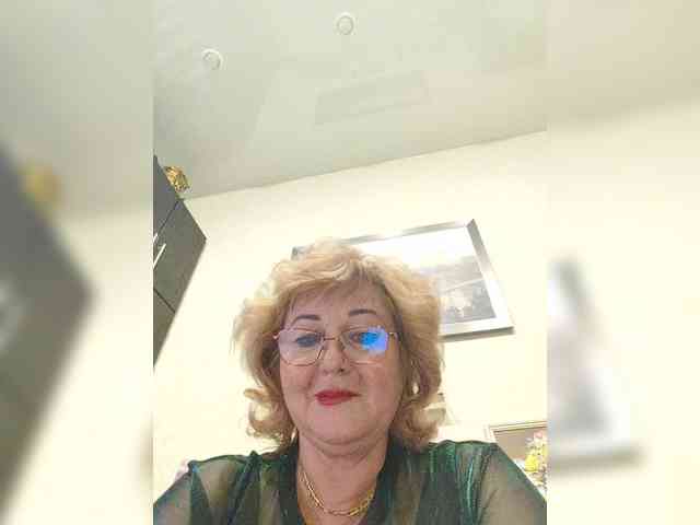 KarinkaSweet webcam