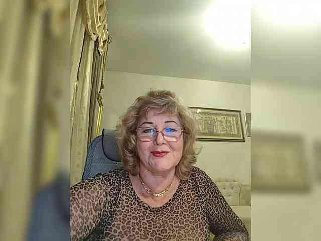 KarinkaSweet webcam