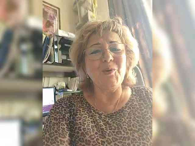KarinkaSweet webcam