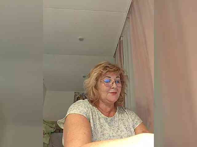 KarinkaSweet webcam
