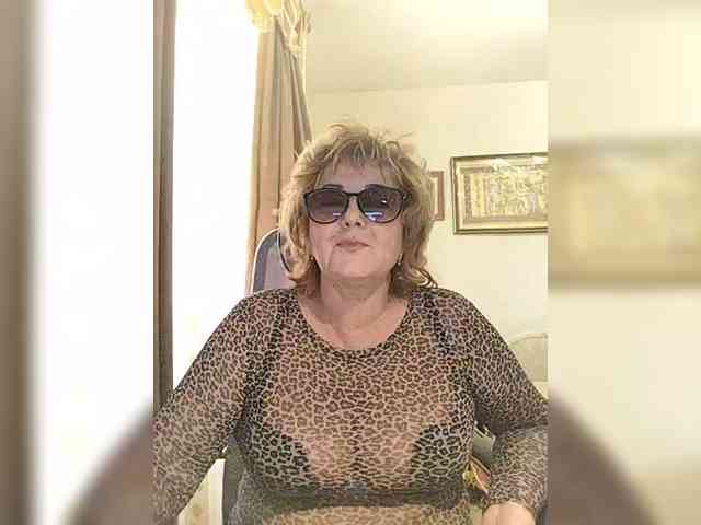 KarinkaSweet webcam