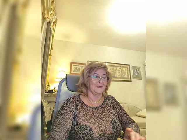 KarinkaSweet webcam
