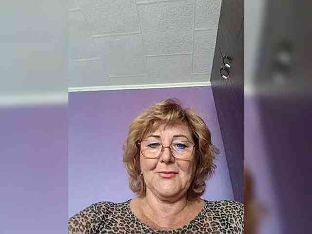 KarinkaSweet webcam