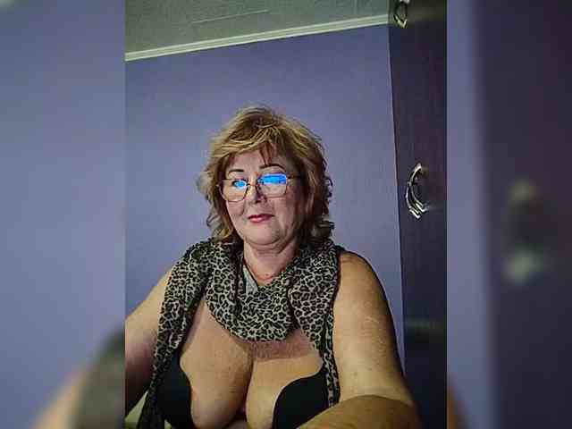 KarinkaSweet webcam