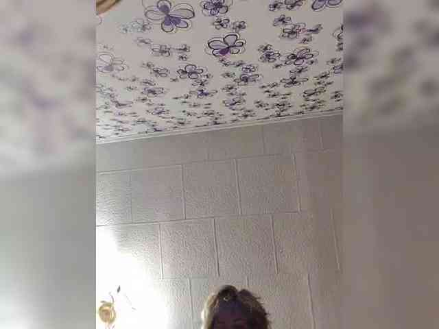 KarinkaSweet webcam