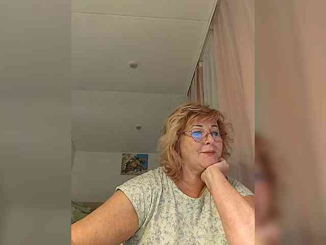 KarinkaSweet webcam