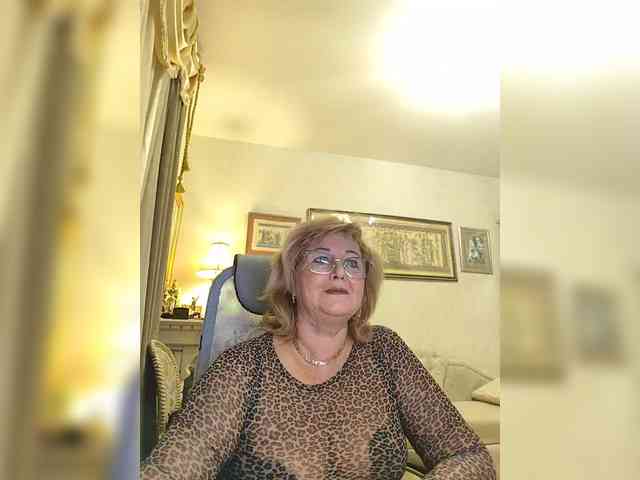 KarinkaSweet webcam