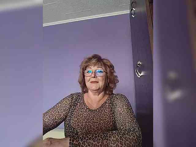 KarinkaSweet webcam