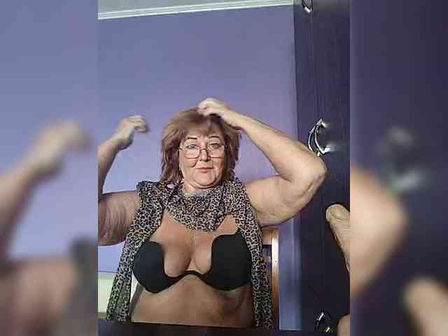 KarinkaSweet webcam