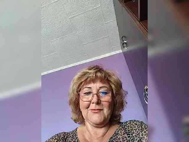 KarinkaSweet webcam
