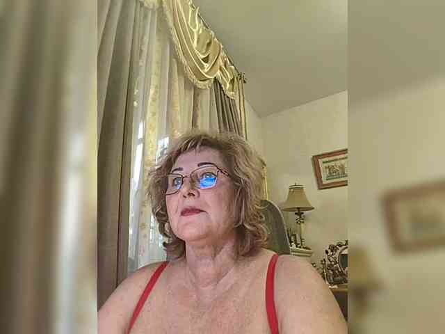KarinkaSweet webcam