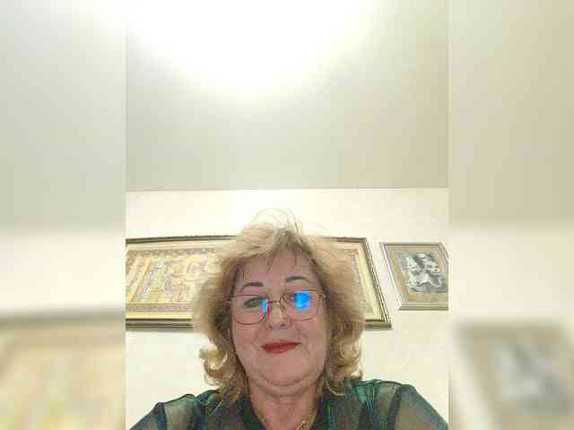 KarinkaSweet webcam