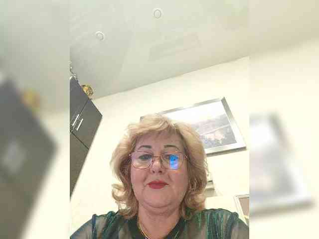 KarinkaSweet webcam