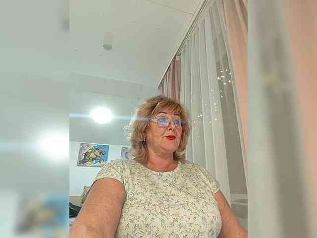 KarinkaSweet webcam