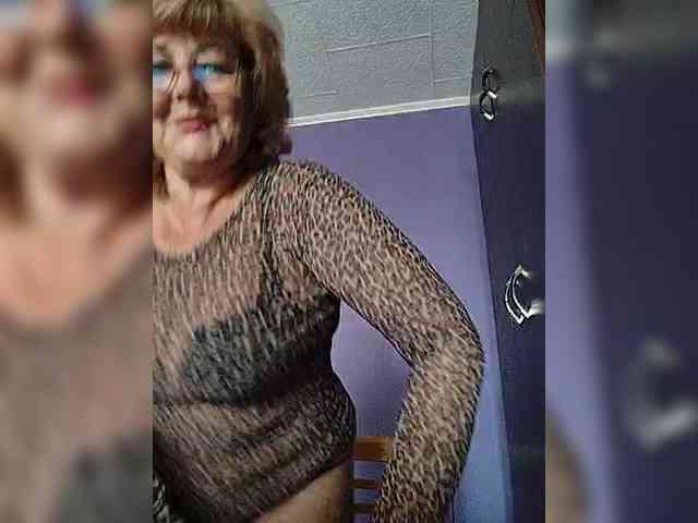 KarinkaSweet webcam
