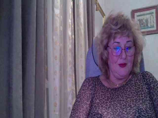 KarinkaSweet webcam