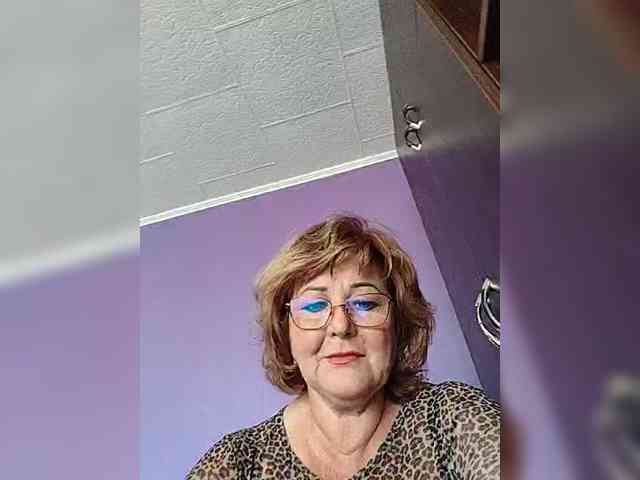 KarinkaSweet webcam