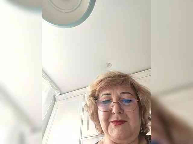 KarinkaSweet webcam