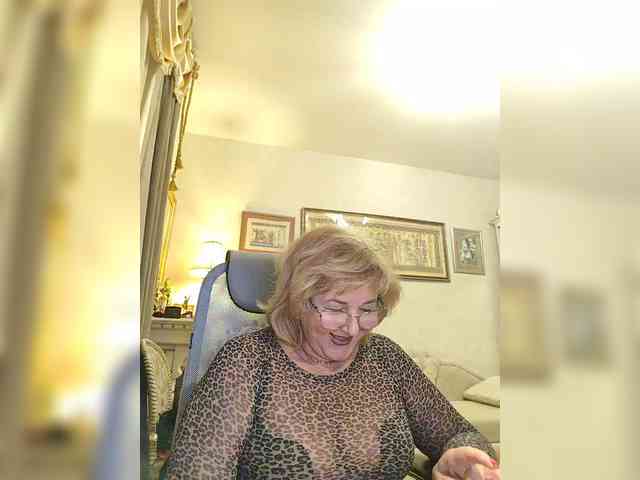 KarinkaSweet webcam
