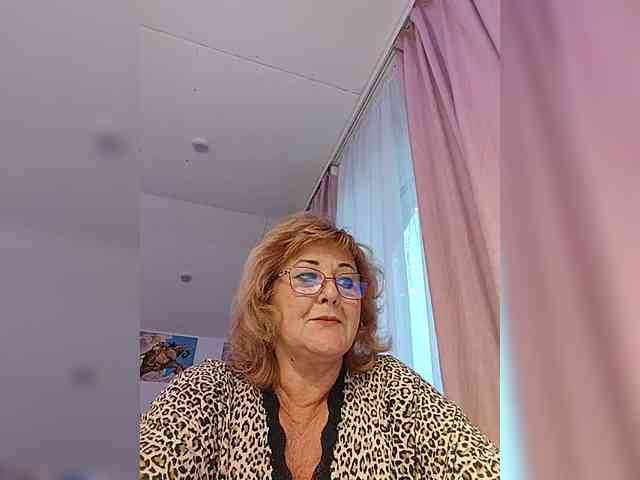 KarinkaSweet webcam