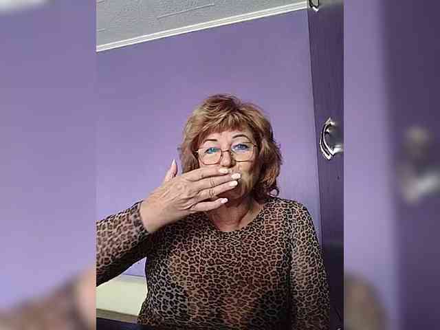 KarinkaSweet webcam