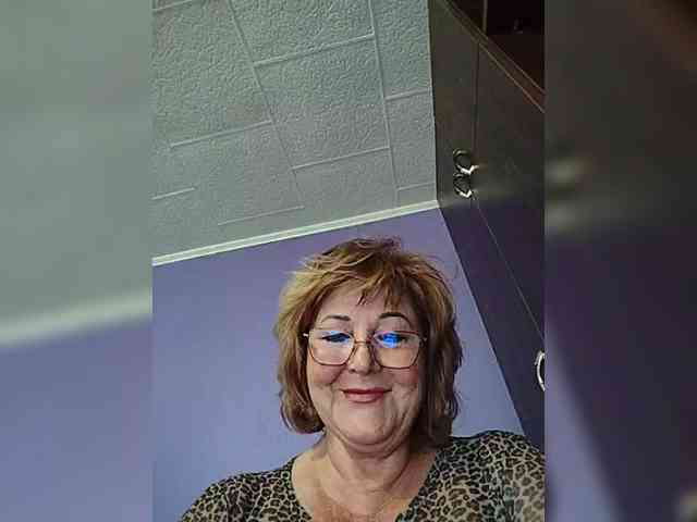 KarinkaSweet webcam