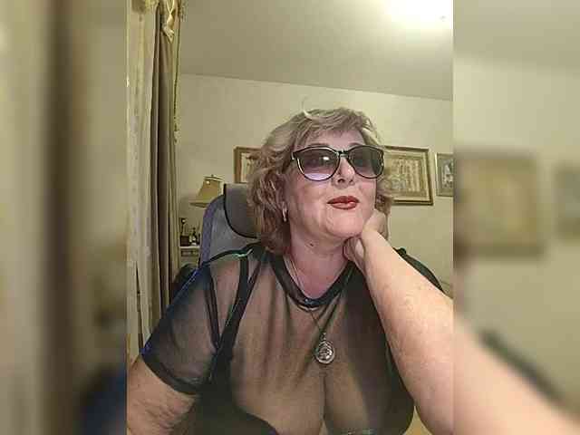KarinkaSweet webcam