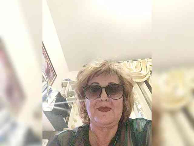 KarinkaSweet webcam