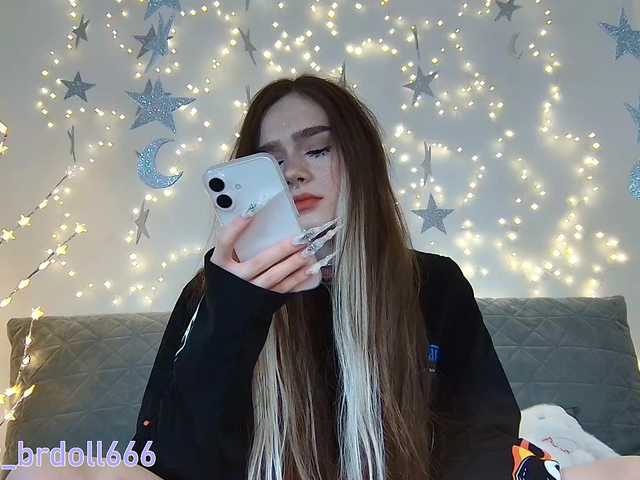 BrokenDoll666's BongaCams show and profile