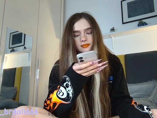 BrokenDoll666's BongaCams show and profile