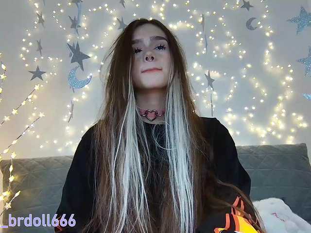 BrokenDoll666's BongaCams show and profile