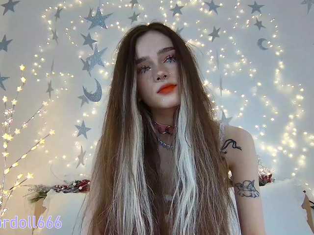 BrokenDoll666's BongaCams show and profile