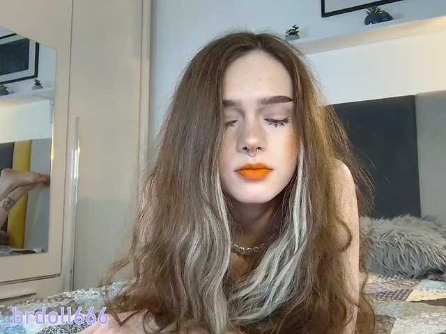 BrokenDoll666's BongaCams show and profile