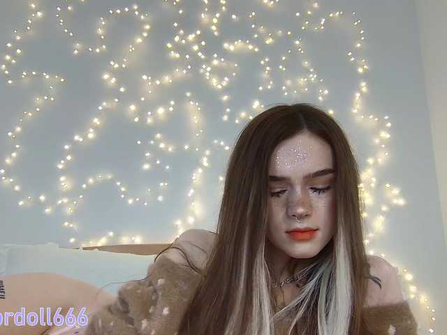 BrokenDoll666 from BongaCams is Freechat